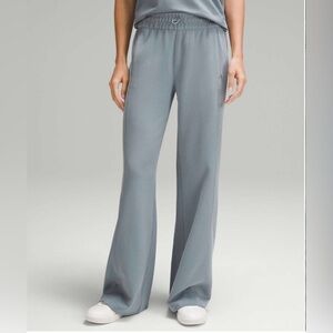 🍋Women’s Lululemon Ribbed Softstreme Mid-Rise Pant 32" size 2 🍋